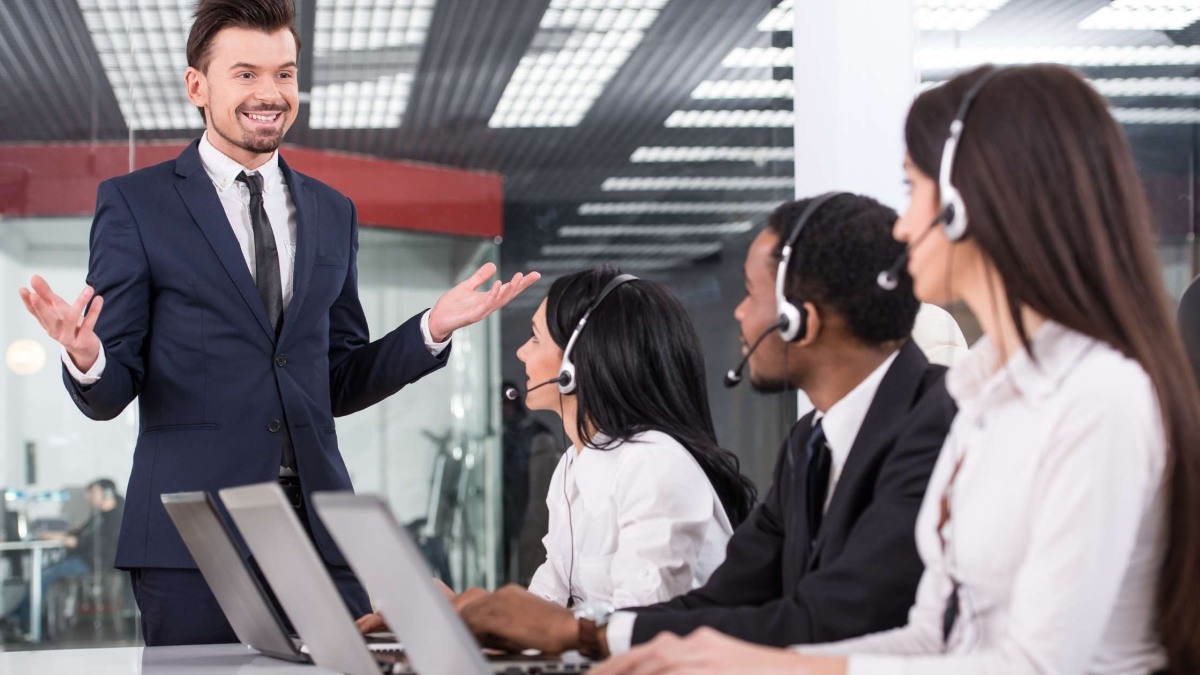 Call center training: 8 strategies to empower your agents - Time Doctor Blog