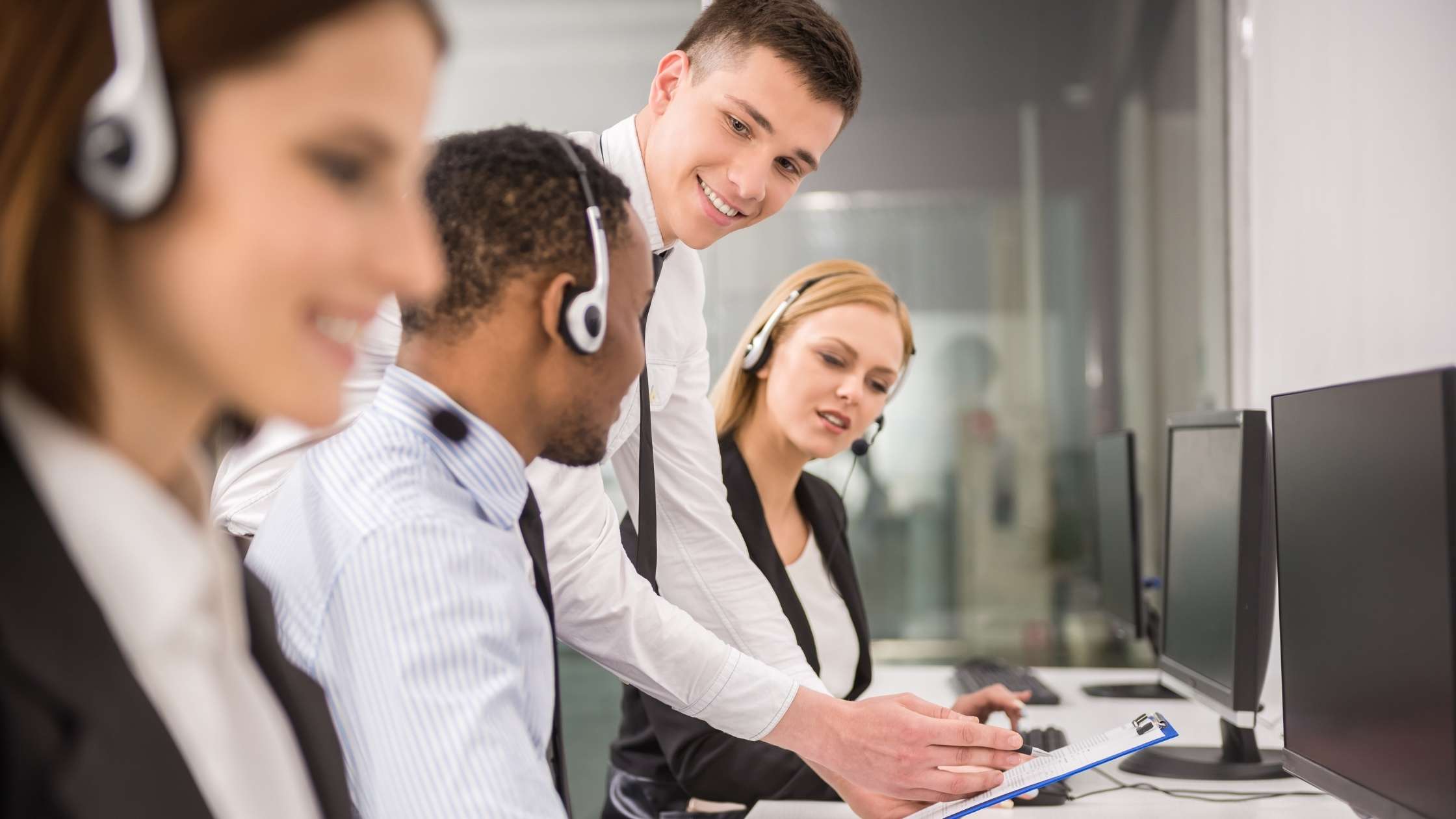 Top 5 call center monitoring software for 2023