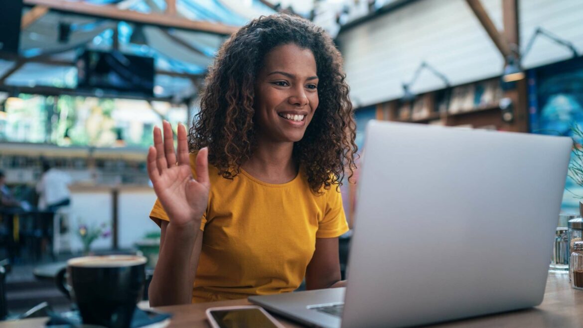 how to raise hand on zoom