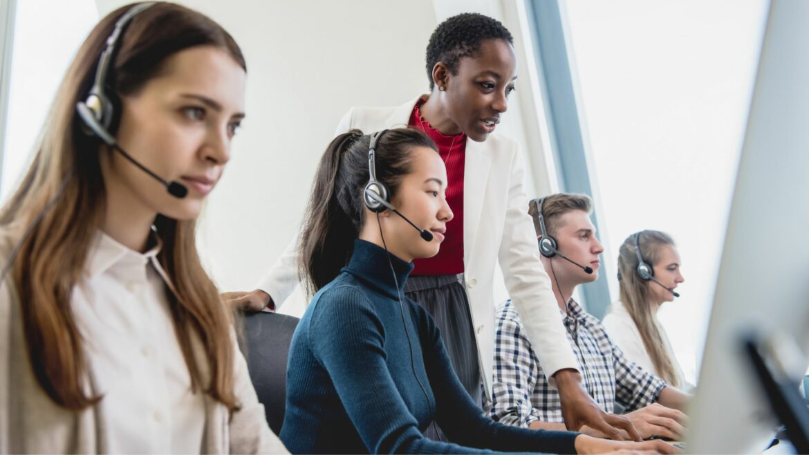 people working as call center agent