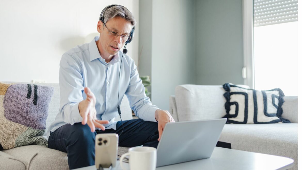 manage remote employees