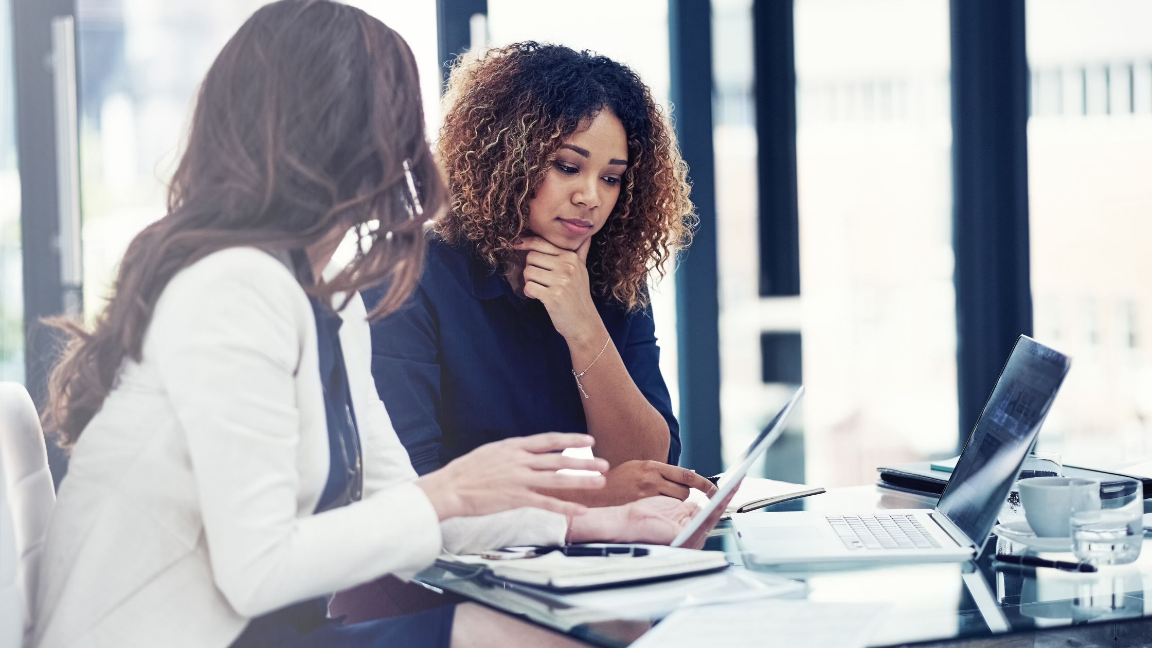 How to work smart with a task tracker (benefits, best tools)