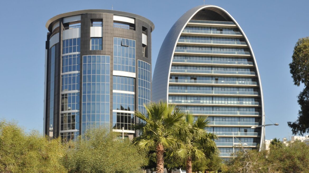 average salary in cyprus