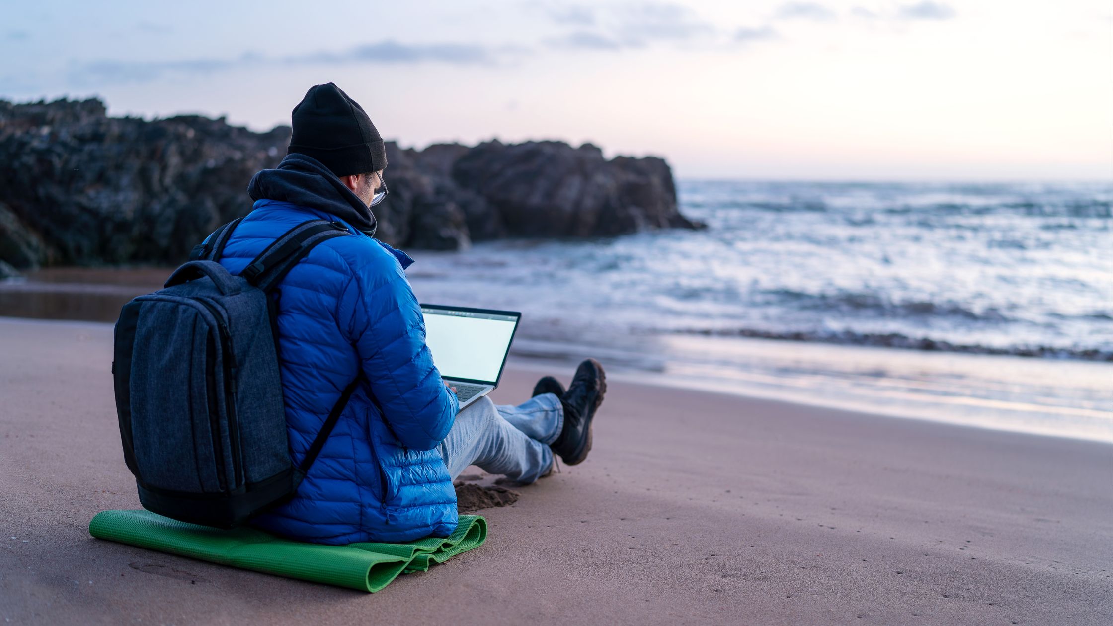 Digital Nomads: When Office Meets Ocean