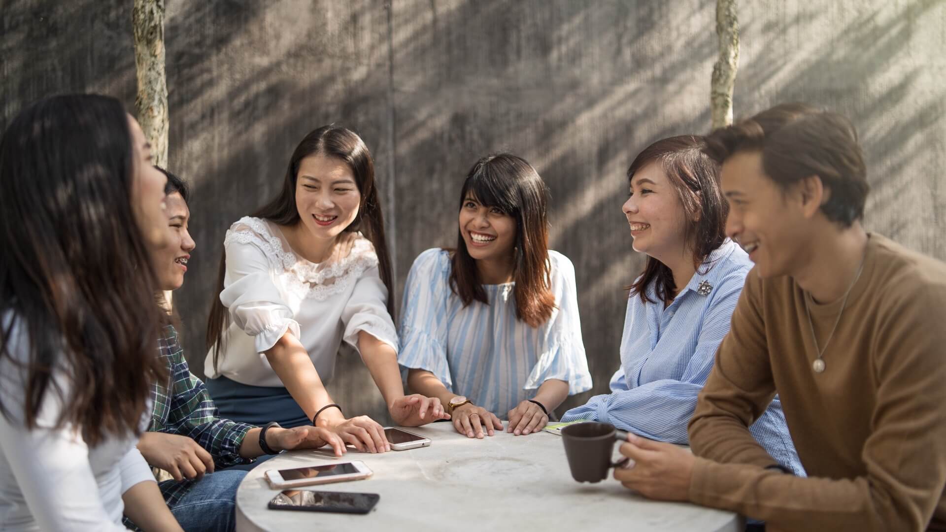 15 employee engagement programs to transform your workplace